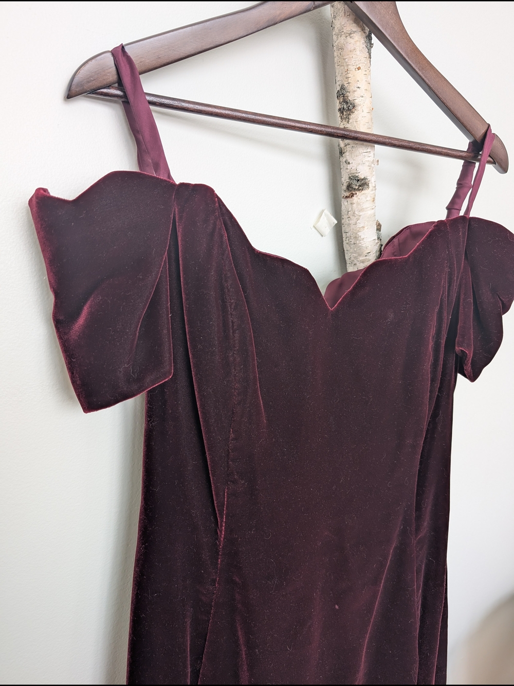 Women’s Off-Shoulder Velvet Dress in Deep Burgundy